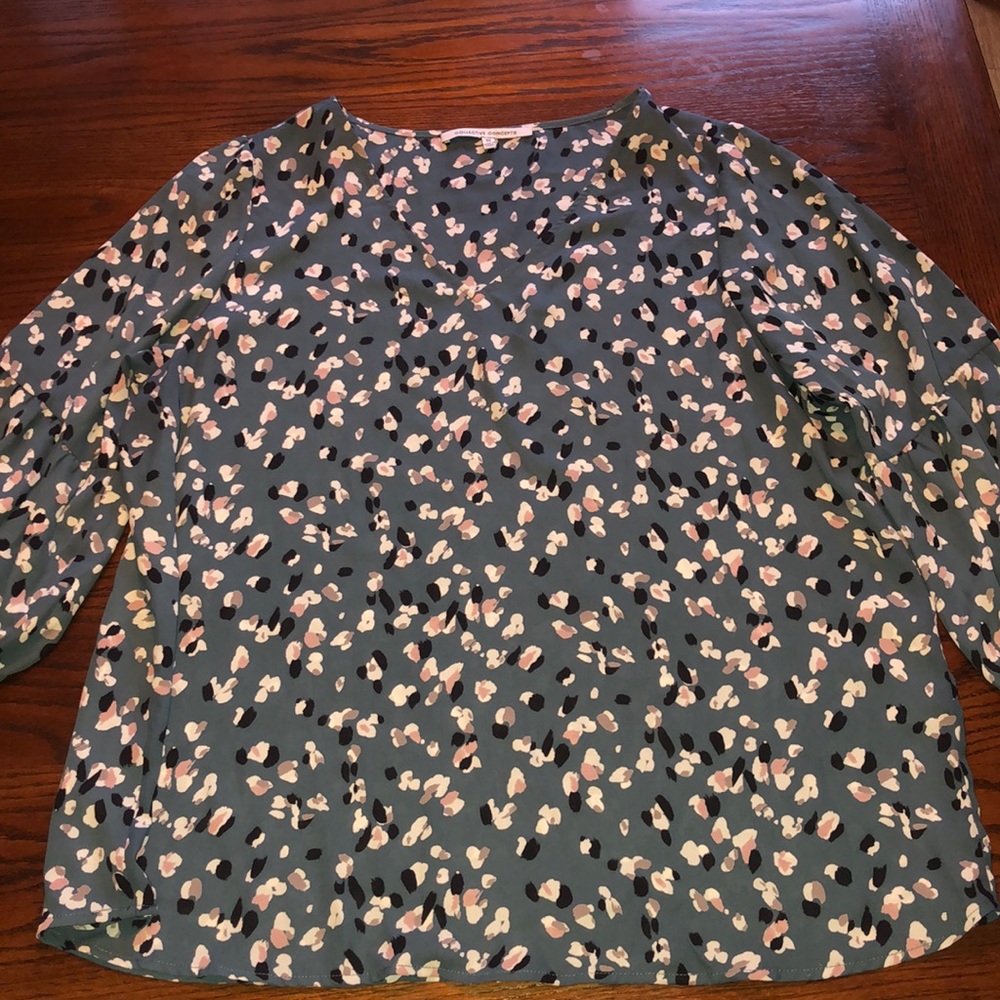 Quarter sleeve blouse